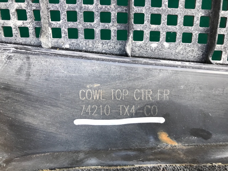 Пластик под лобовое стекло / Жабо RDX 12-19 2017 TB4 3.5 J35Z2