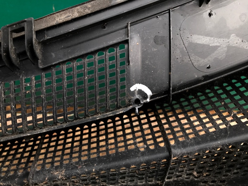 Пластик под лобовое стекло / Жабо SEDONA 14-18 16 YP 3.3 G6DM