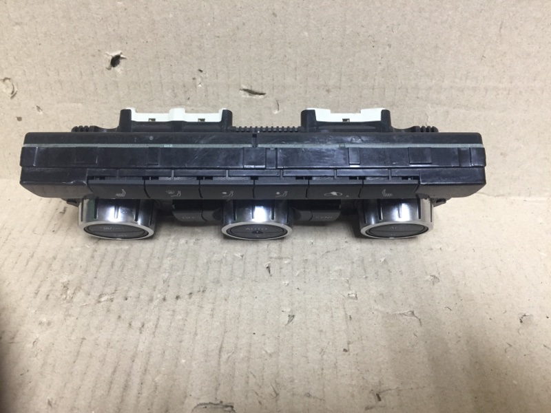 Блок управления печкой PASSAT B7 11-15 2012 CBTA 2.5L