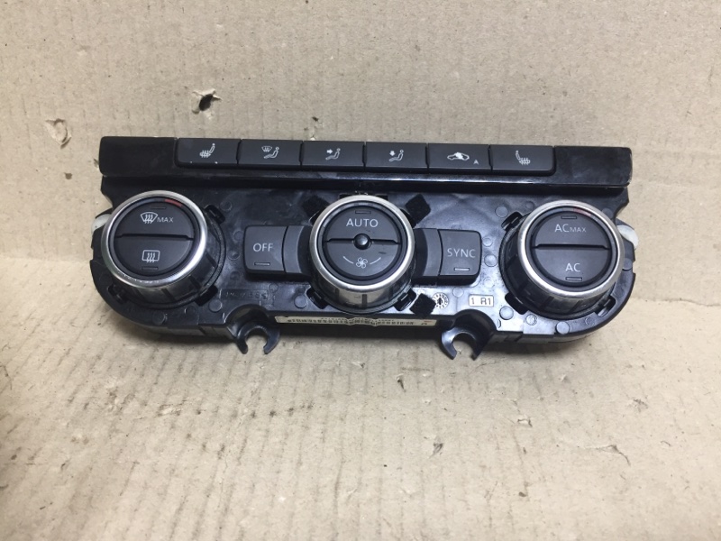 Блок управления печкой PASSAT B7 11-15 2012 CBTA 2.5L