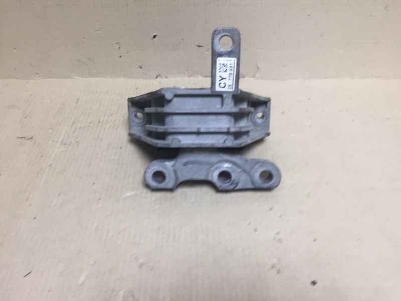 Подушка двигателя правая VOLKSWAGEN PASSAT B7 11-15 2012 CBTA 2.5L 1J0 199 262 DA Б/У