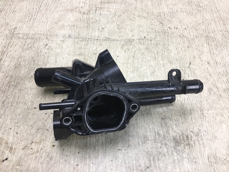 Корпус термостата SORENTO UM 14- Внедорожник 2.4