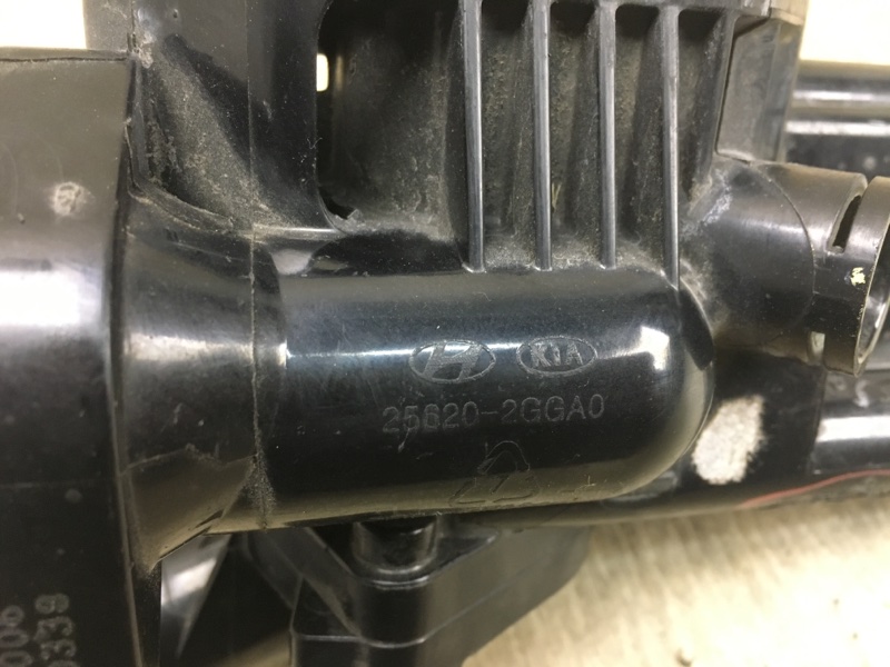 Корпус термостата SORENTO UM 14- Внедорожник 2.4