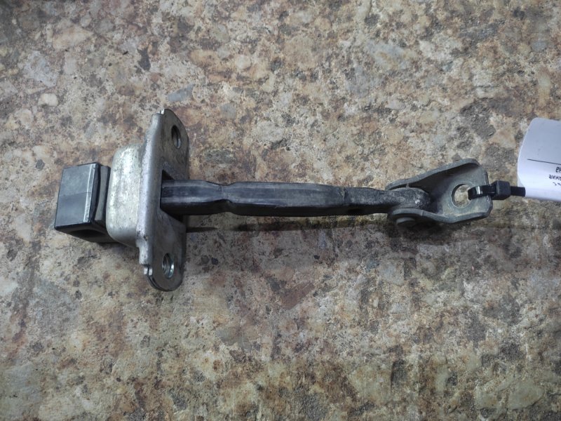 Запчасть ограничитель двери задний правый MITSUBISHI L200 06-14 Б/У Ограничитель двери задний правый MITSUBISHI L200 06-14 Б/У