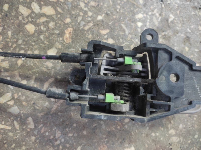 Замок двери задний правый L200 06-14