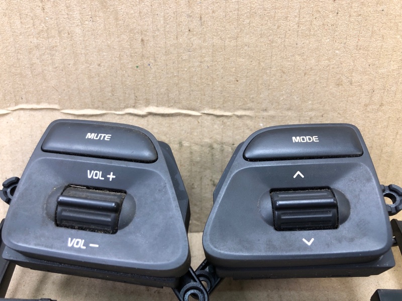 Кнопки на руль KIA FORTE YD 12- YD 1.8 G4NB