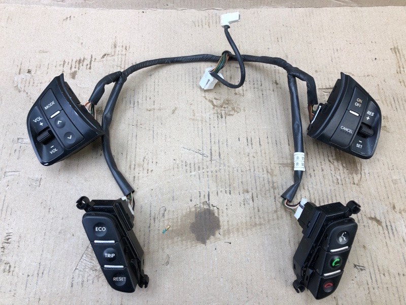 Запчасть кнопки на руль KIA OPTIMA TF 11-16 2013 TF 2.4 G4KJ 96700-2T000MB2 Б/У Кнопки на руль KIA OPTIMA TF 11-16 2013 TF 2.4 G4KJ 96700-2T000MB2 Б/У