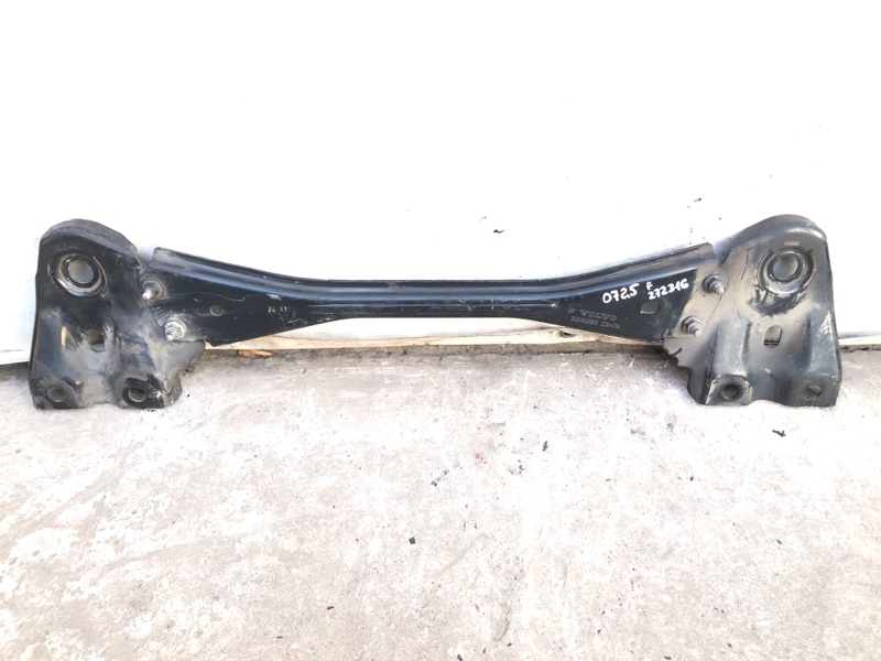 Балка под радиатор VOLVO S60 10-13 2012 2.5L B5254T5 30699889 Б/У