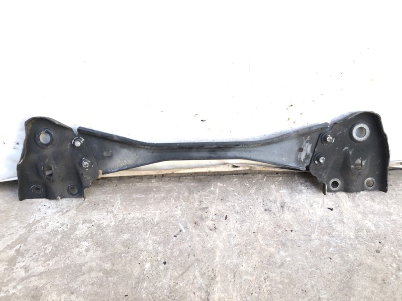 Балка под радиатор S60 10-13 2012 2.5L B5254T5