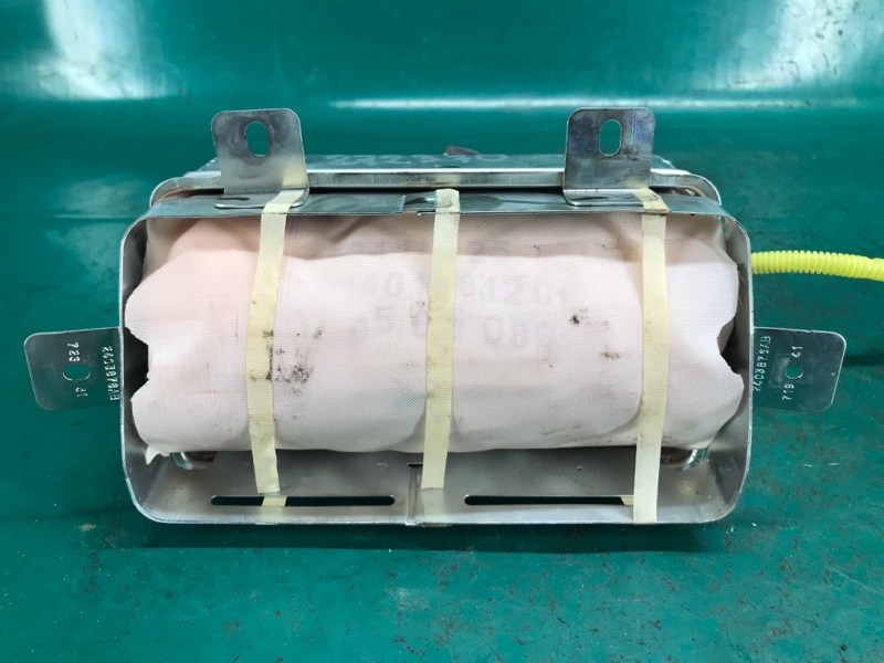 Подушка безопасности пассажира SUBARU TRIBECA B10 07-13 2008 3.6 EZ36 98271XA00A Б/У