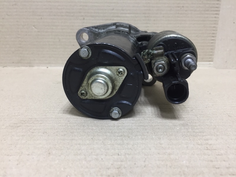 Стартер VOLKSWAGEN PASSAT B7 11-15 CBTA 2.5L