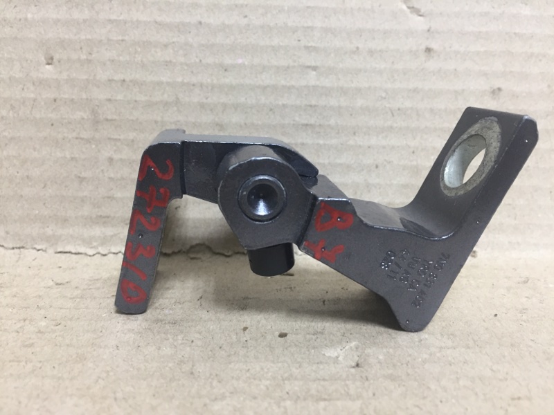 Петля двери верхняя задняя правая VOLKSWAGEN PASSAT B7 11-15 CBTA 2.5L