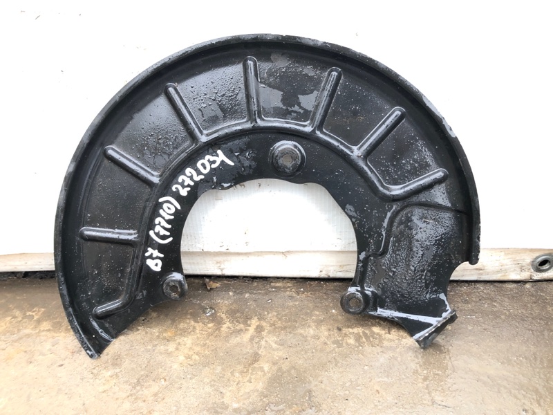 Защита тормозного диска передняя правая VOLKSWAGEN PASSAT B7 11-15 2012 CBTA 2.5L 1K0 615 312 F Б/У