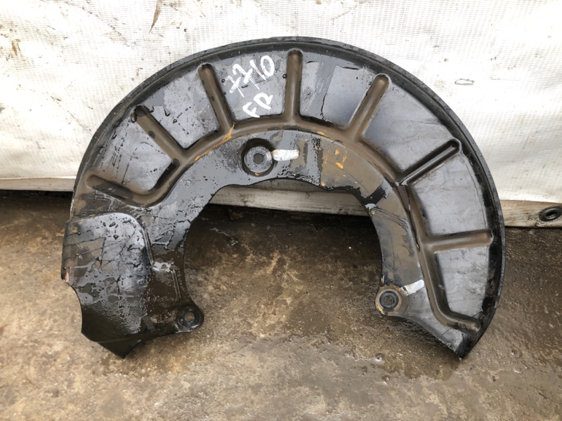 Защита тормозного диска передняя правая PASSAT B7 11-15 2012 CBTA 2.5L