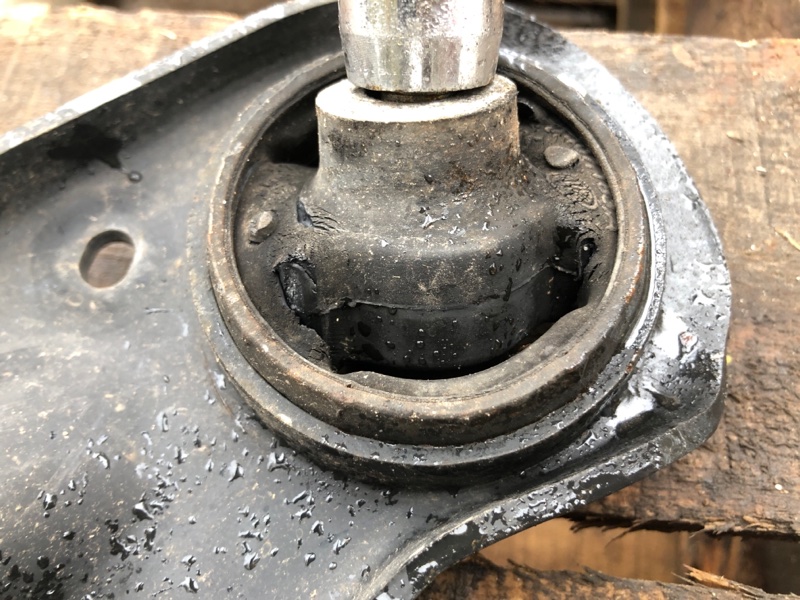 Рычаг передней подвески нижний правый VOLKSWAGEN PASSAT B7 11-15 CBTA 2.5L Рычаг передней подвески нижний правый VOLKSWAGEN PASSAT B7 11-15 CBTA 2.5L