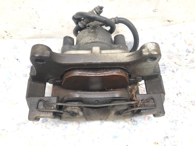 Суппорт тормозной передний правый PASSAT B7 11-15 2012 CBTA 2.5L