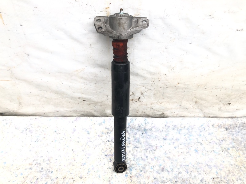 Амортизатор задний VOLKSWAGEN PASSAT B7 11-15 2012 CBTA 2.5L 561 513 049 D Б/У