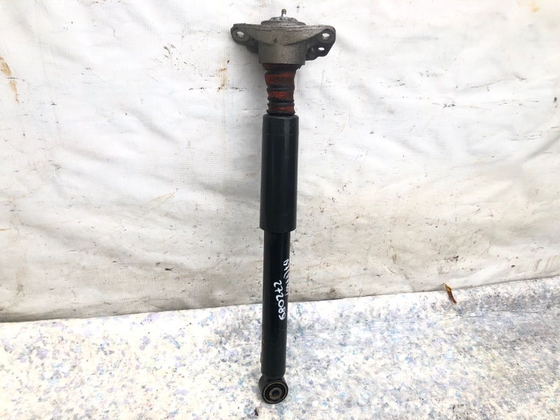 Амортизатор задний VOLKSWAGEN PASSAT B7 11-15 2012 CBTA 2.5L 561 513 049 D Б/У