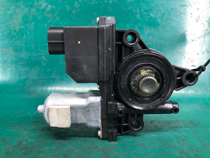 Моторчик стеклоподъемника передний правый KIA SOUL PS 13-19