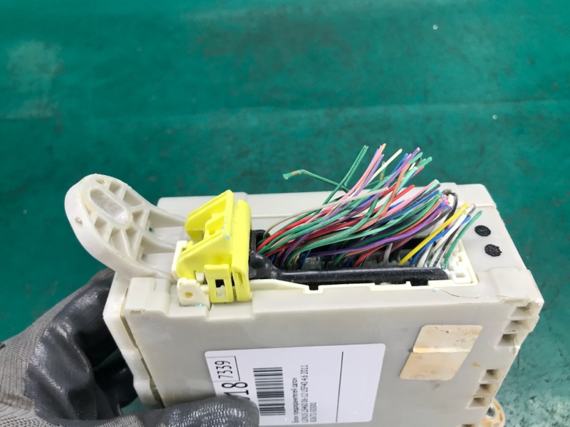 Блок предохранителей салон LS460 06-12 2011 USF40 4.6 Блок предохранителей салон LS460 06-12 2011 USF40 4.6