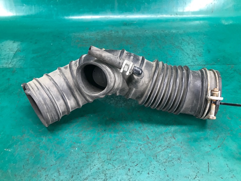 Патрубок воздушного фильтра ECLIPSE 05-08 2006 COUPE 2.4