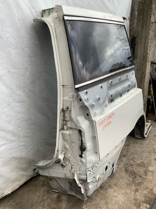 Четверть кузова задняя задний правый QUEST S 11-17 2014 Минивен E52 3.5