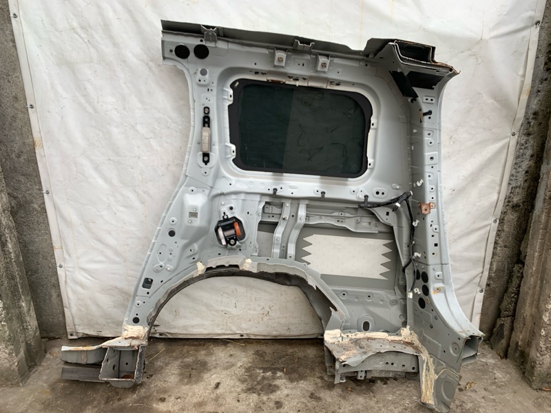 Четверть кузова задняя задний правый QUEST S 11-17 2014 Минивен E52 3.5
