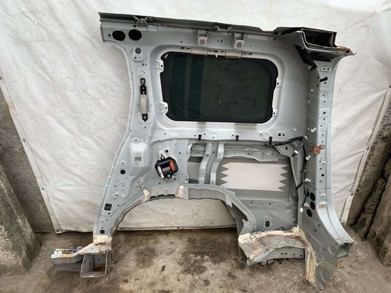 Четверть кузова задняя задний правый QUEST S 11-17 2014 Минивен E52 3.5