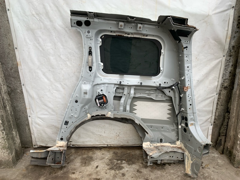 Четверть кузова задняя задний правый QUEST S 11-17 2014 Минивен E52 3.5
