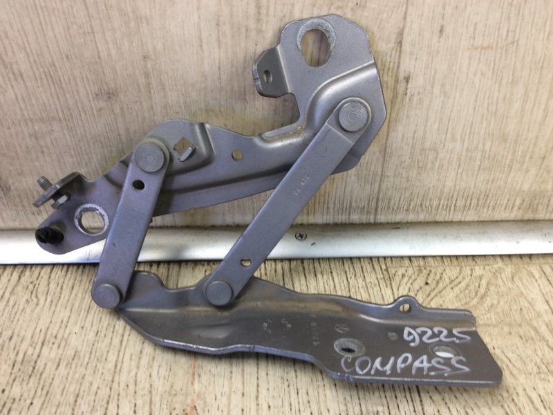 Запчасть петля капота правая JEEP COMPASS 06-16 2014 MK49 2.0 ECN 68086320AD Б/У Петля капота правая JEEP COMPASS 06-16 2014 MK49 2.0 ECN 68086320AD Б/У