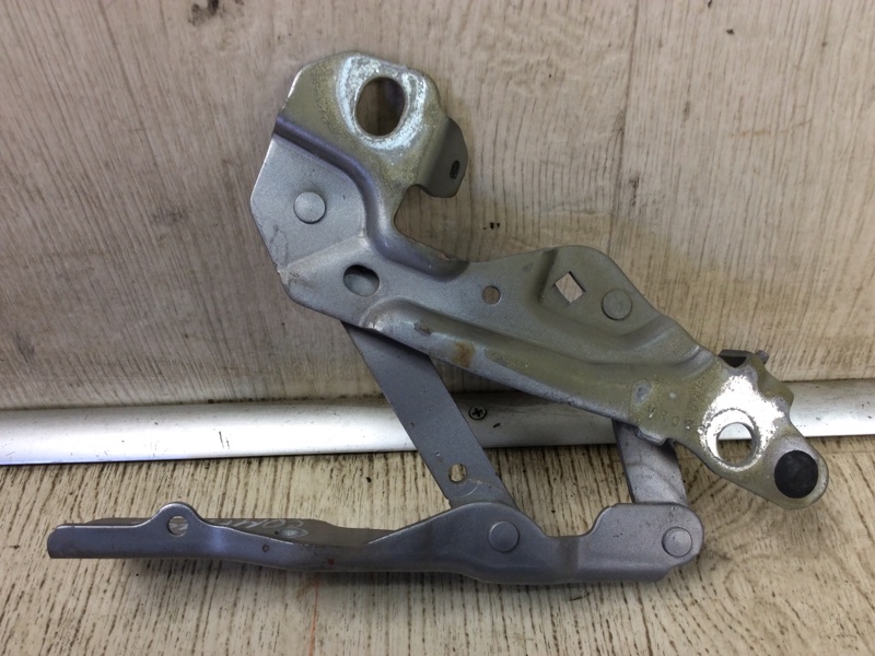 Петля капота правая JEEP COMPASS 06-16 MK49 2.0 ECN Петля капота правая JEEP COMPASS 06-16 MK49 2.0 ECN