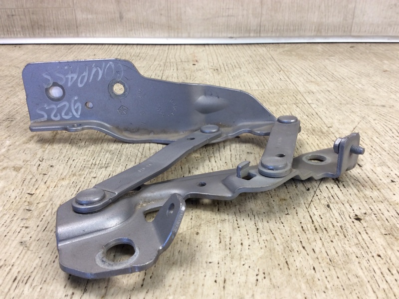 Петля капота правая COMPASS 06-16 2014 MK49 2.0 ECN Петля капота правая COMPASS 06-16 2014 MK49 2.0 ECN