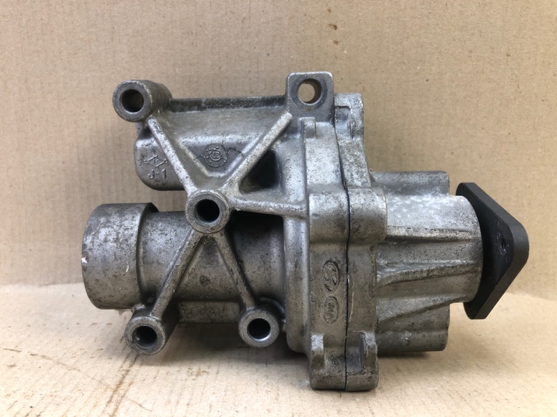 Запчасть помпа KIA SORENTO UM 14- 2015 UM 2.4 G4KJ 25100-2GTB0 Б/У Помпа KIA SORENTO UM 14- 2015 UM 2.4 G4KJ 25100-2GTB0 Б/У