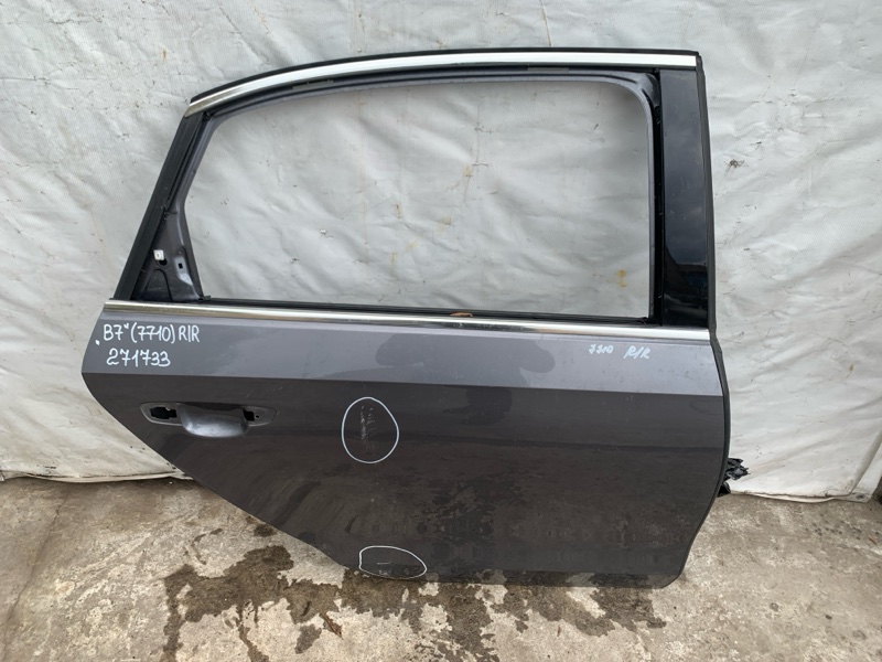 Дверь задняя правая PASSAT B7 11-15 2012 CBTA 2.5L