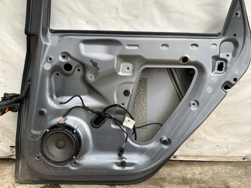 Дверь задняя правая PASSAT B7 11-15 2012 CBTA 2.5L