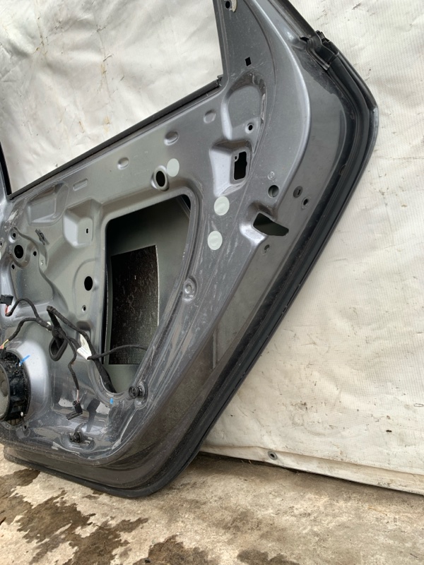 Дверь задняя правая PASSAT B7 11-15 2012 CBTA 2.5L