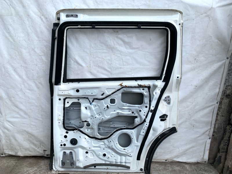 Дверь боковая сдвижная правая QUEST S 11-17 2014 Минивен E52 3.5