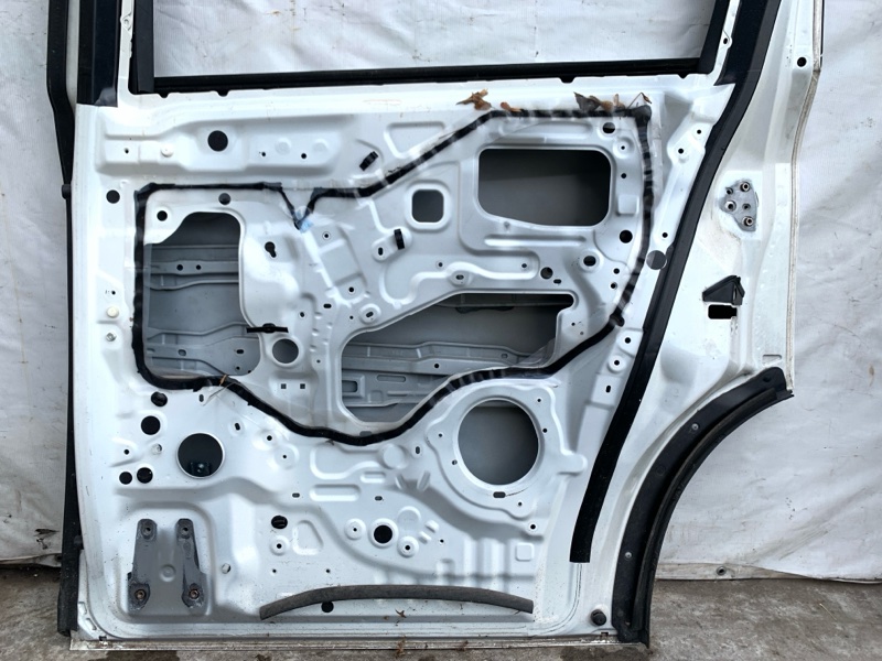 Дверь боковая сдвижная правая QUEST S 11-17 2014 Минивен E52 3.5