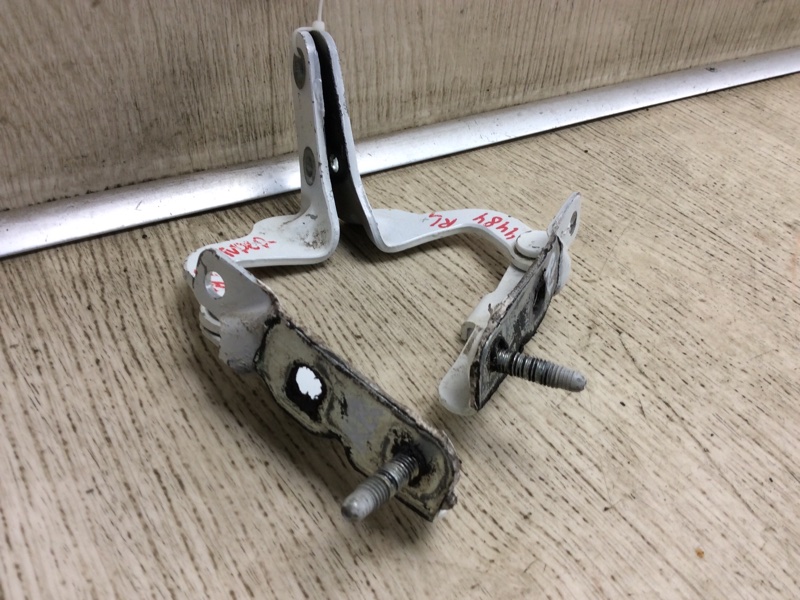 Петля крышки багажника NISSAN PATHFINDER R52 12-21 2018 R52 3.5 VQ35DD 90401-3KA0A Б/У