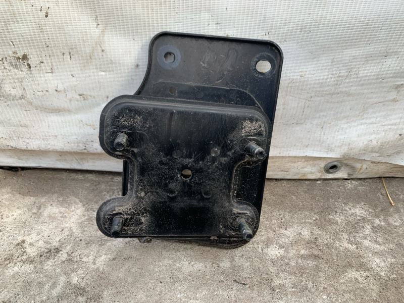 Кронштейн усилителя заднего бампера правый INFINITI FX S50 03-08 2004 3.5 VQ35DE 85210-CG000 Б/У