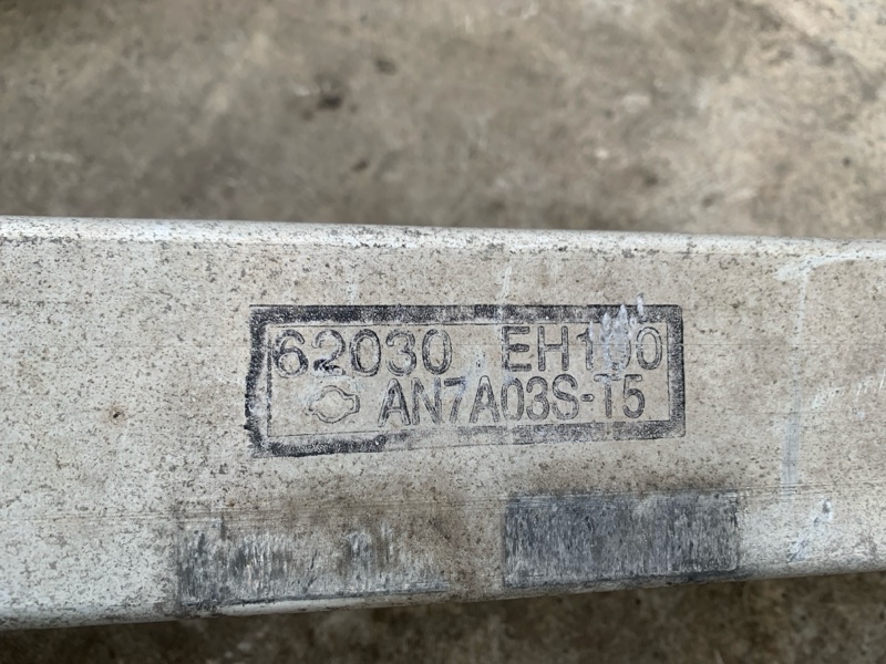 Усилитель переднего бампера M35/M45 04-10 2004 3.5 VQ35DE