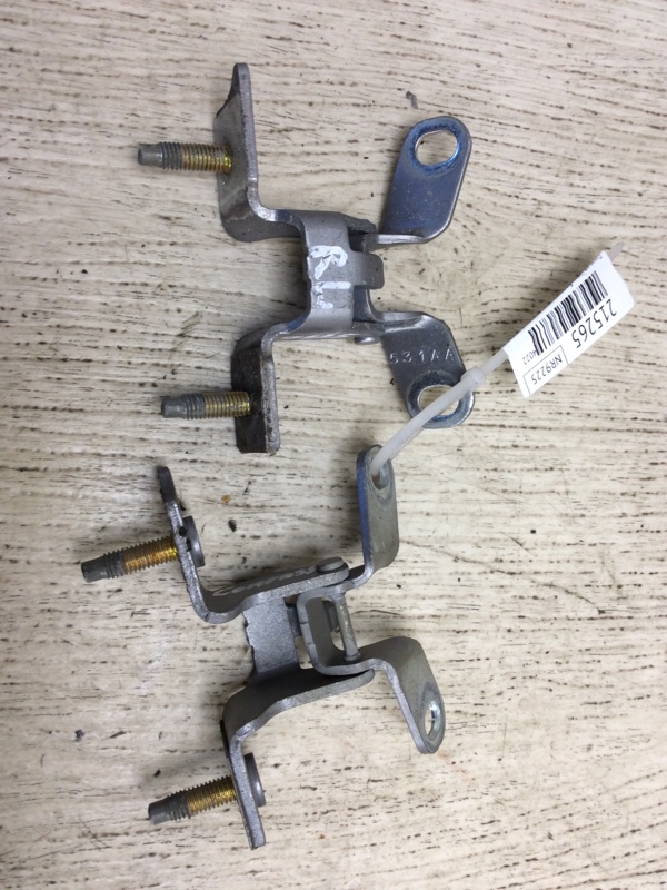 Запчасть петля крышки багажника JEEP COMPASS 06-16 2014 MK49 2.0 ECN 4589530AA Б/У Петля крышки багажника JEEP COMPASS 06-16 2014 MK49 2.0 ECN 4589530AA Б/У