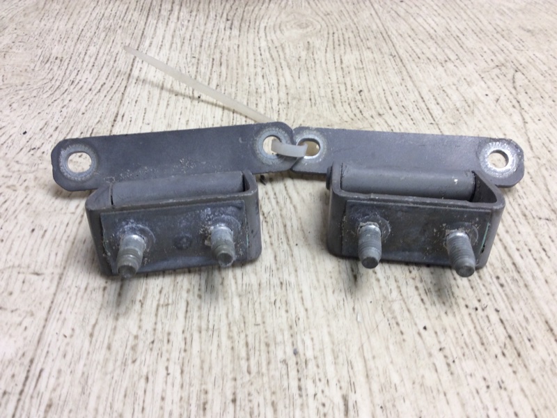 Петля крышки багажника SORENTO XM 09-14 Петля крышки багажника SORENTO XM 09-14