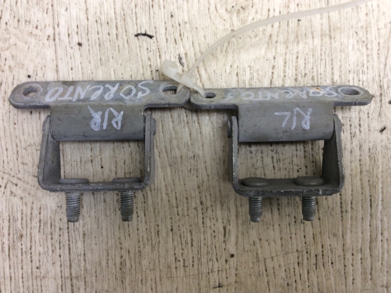 Петля крышки багажника SORENTO XM 09-14 Петля крышки багажника SORENTO XM 09-14