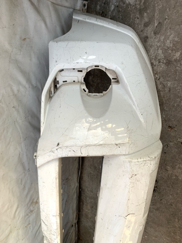 Бампер передний TOYOTA 4RUNNER 10-16