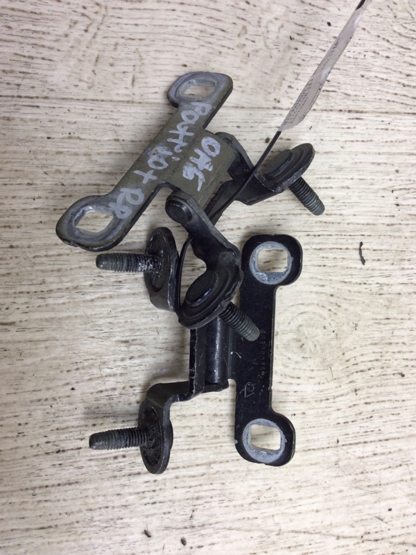 Запчасть петля крышки багажника JEEP PATRIOT 10-17 5116483AB Б/У Петля крышки багажника JEEP PATRIOT 10-17 5116483AB Б/У