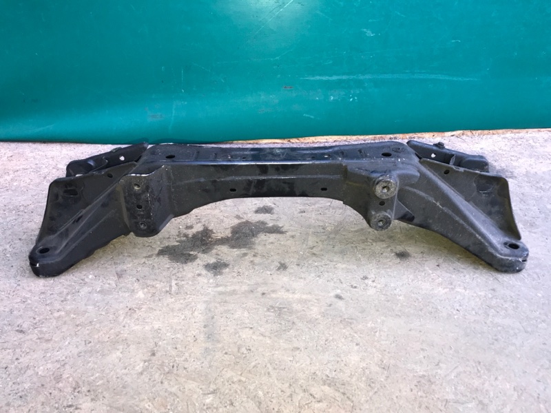 Балка передней подвески LEXUS SC430 01-10 COUPE 4.3 3UZFE