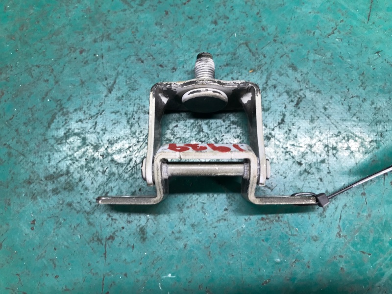 Петля крышки багажника HYUNDAI ACCENT RB 10- 2015 Хетчбек 1.6 79770-1J000 Б/У