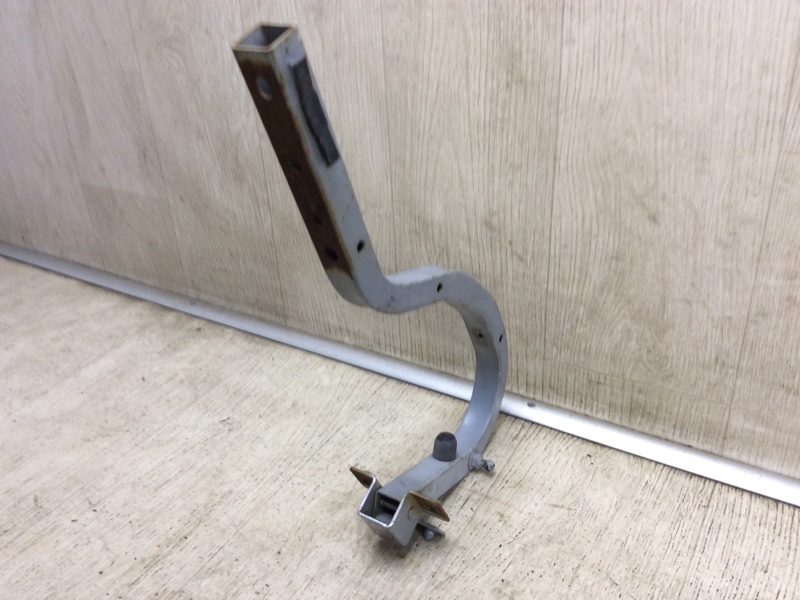 Петля крышки багажника левая HYUNDAI GRANDEUR 05-11 79210-3L000 Б/У