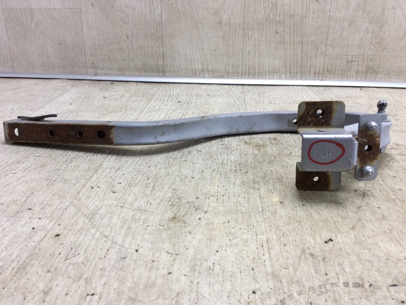 Петля крышки багажника левая GRANDEUR 05-11